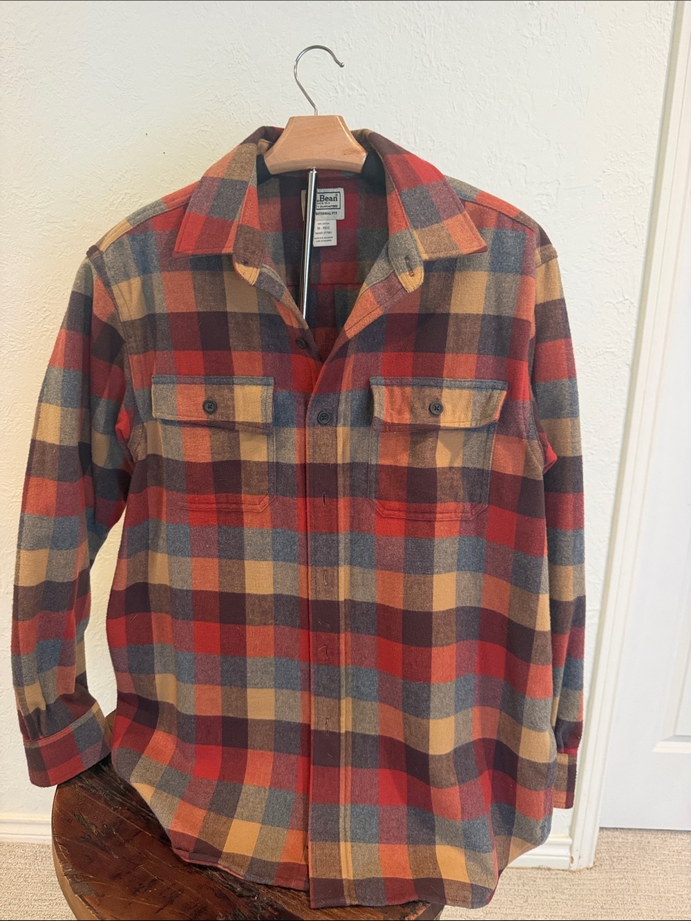 L.L. Bean Men's Red, Tan & Blue Plaid Shirt Jacket Flannel size Medium
